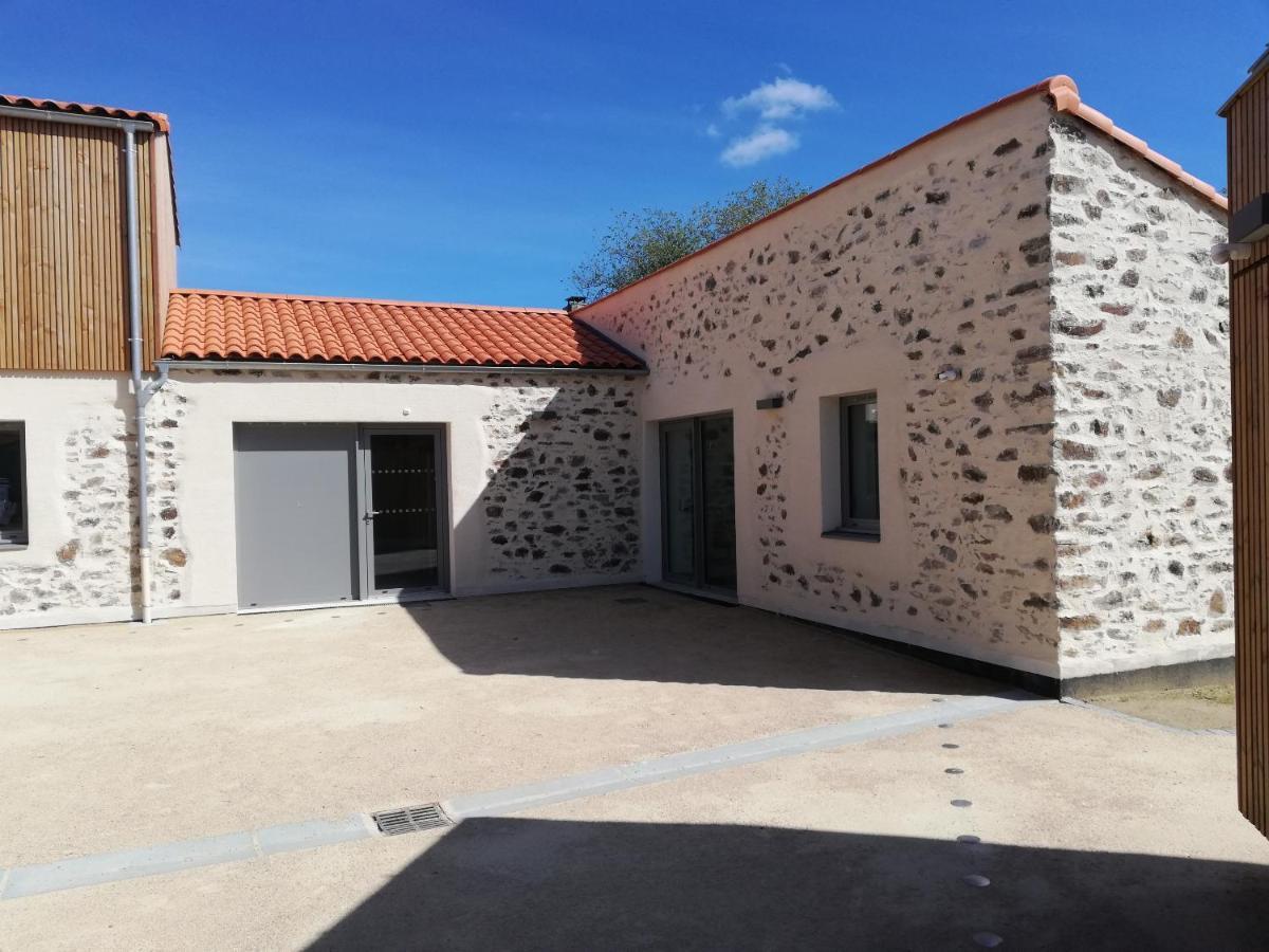 La Borderie - Maison Des Randonnees - Gite Etape - Gite De Groupe Vairé Zewnętrze zdjęcie